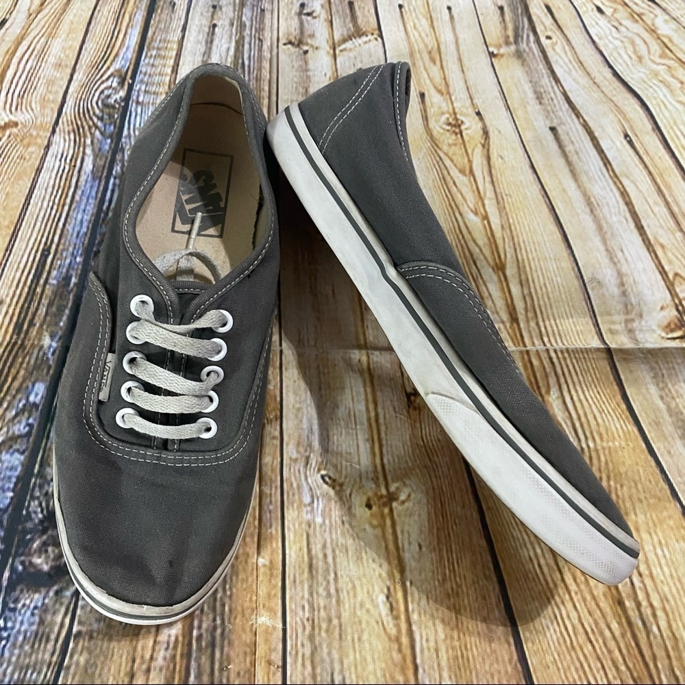 Vans Gray Lace Up Walking Skateboard Shoes Women’s Size 7.5 Mens 6